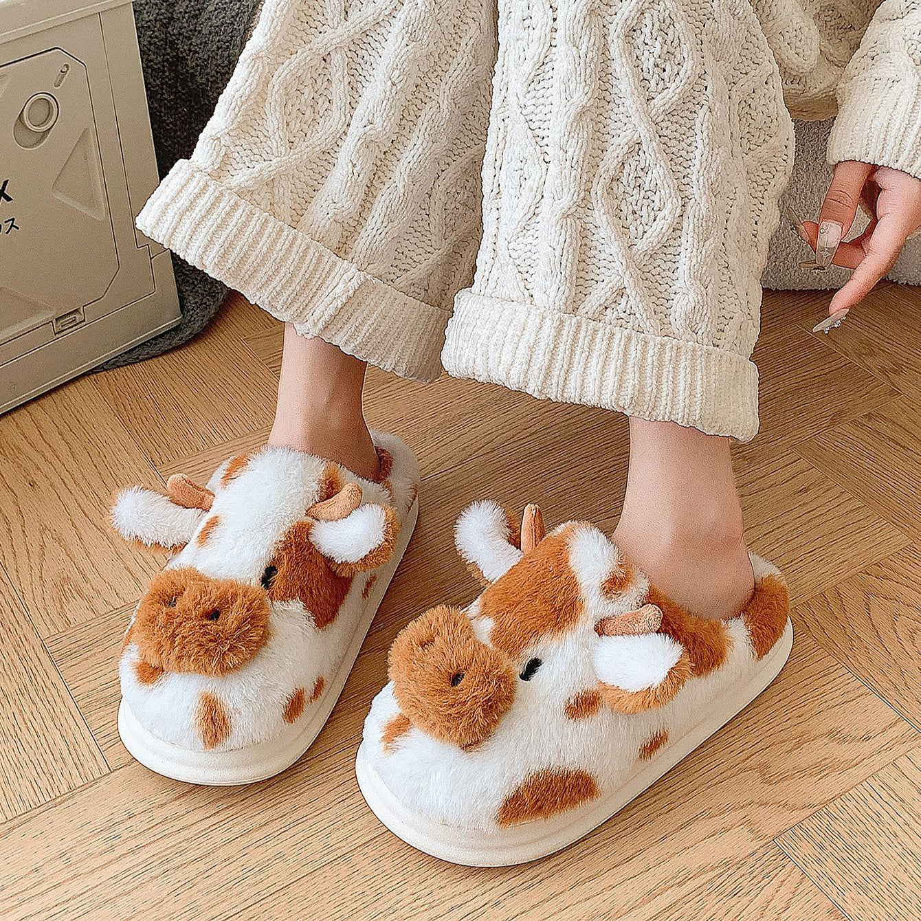 Moozy Slippers Cow V2
